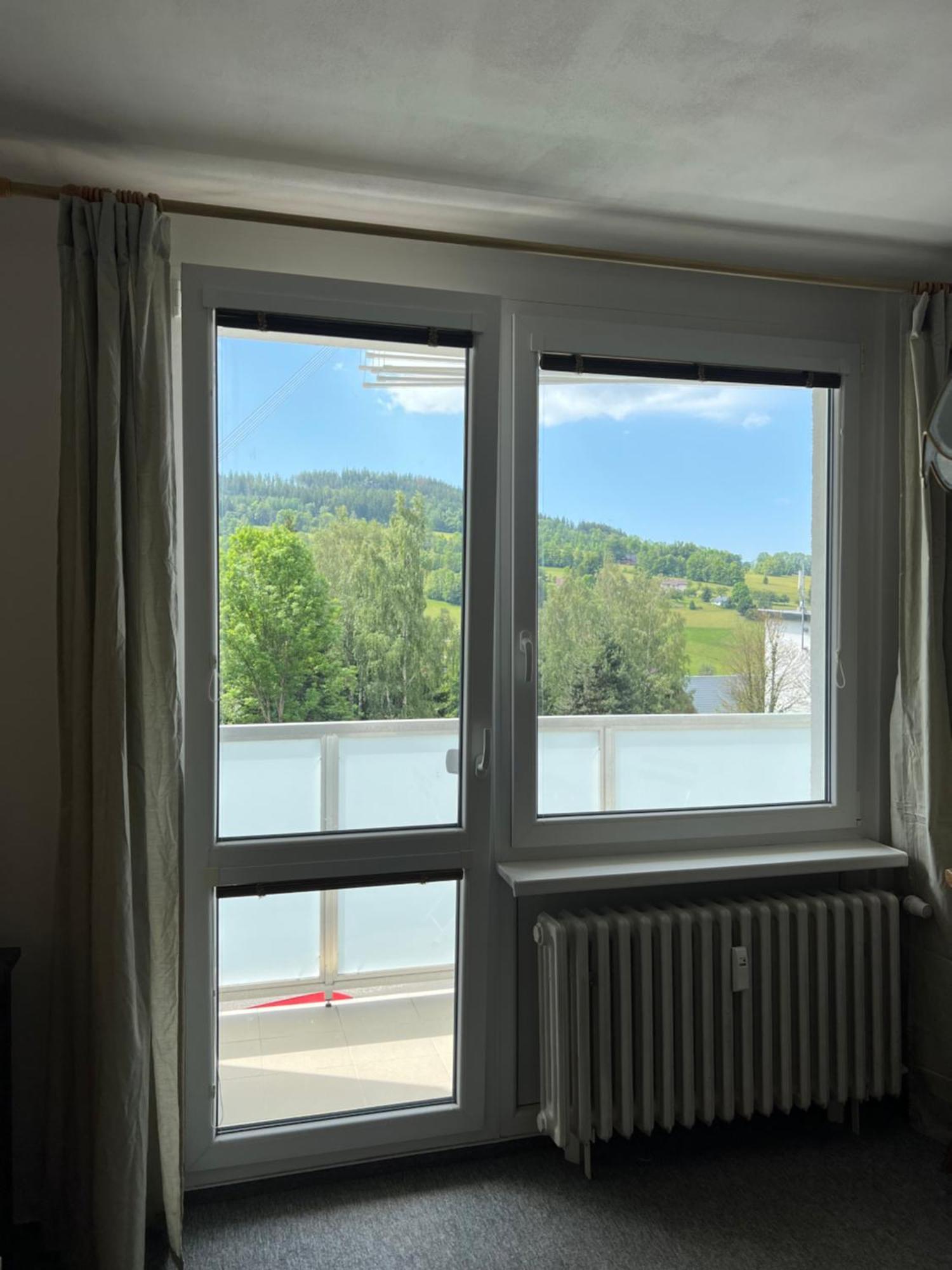 Apartman Pod Studenou Horou โรกีนีซ นัด ยีเซอโร ภายนอก รูปภาพ