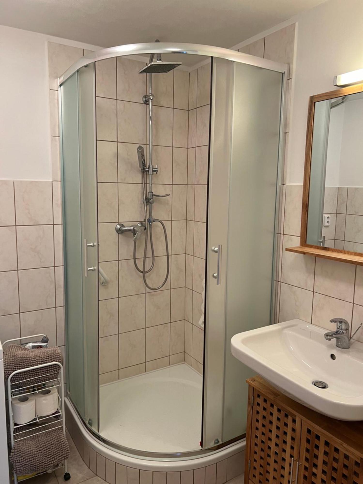 Apartman Pod Studenou Horou โรกีนีซ นัด ยีเซอโร ภายนอก รูปภาพ