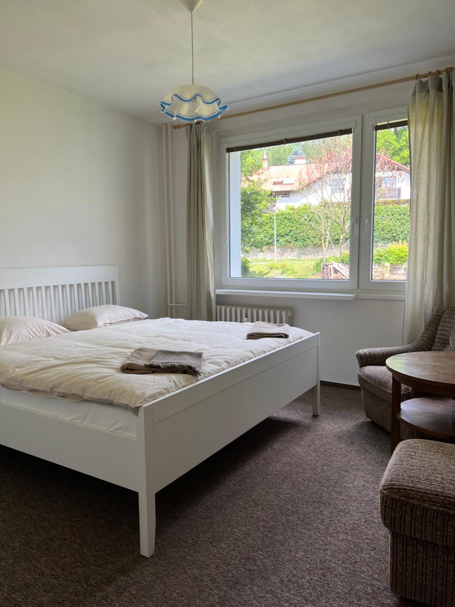 Apartman Pod Studenou Horou โรกีนีซ นัด ยีเซอโร ภายนอก รูปภาพ
